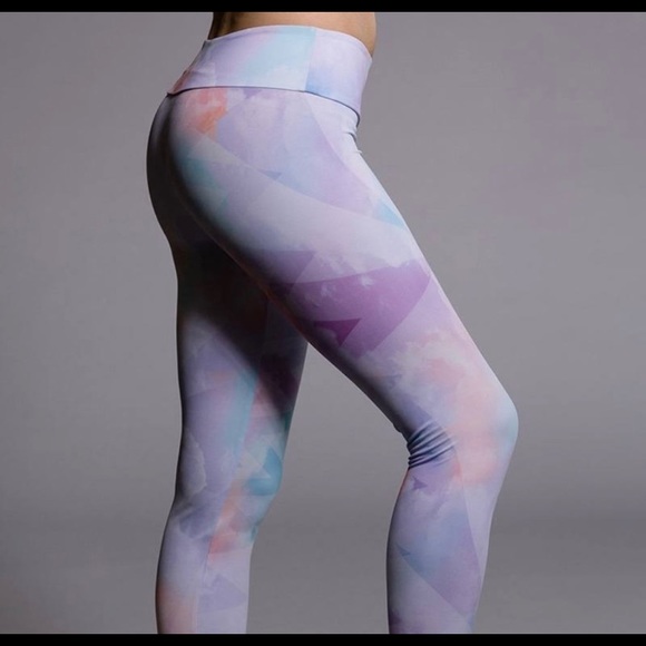 NWOT Colourful Onzie leggings - Picture 2 of 9